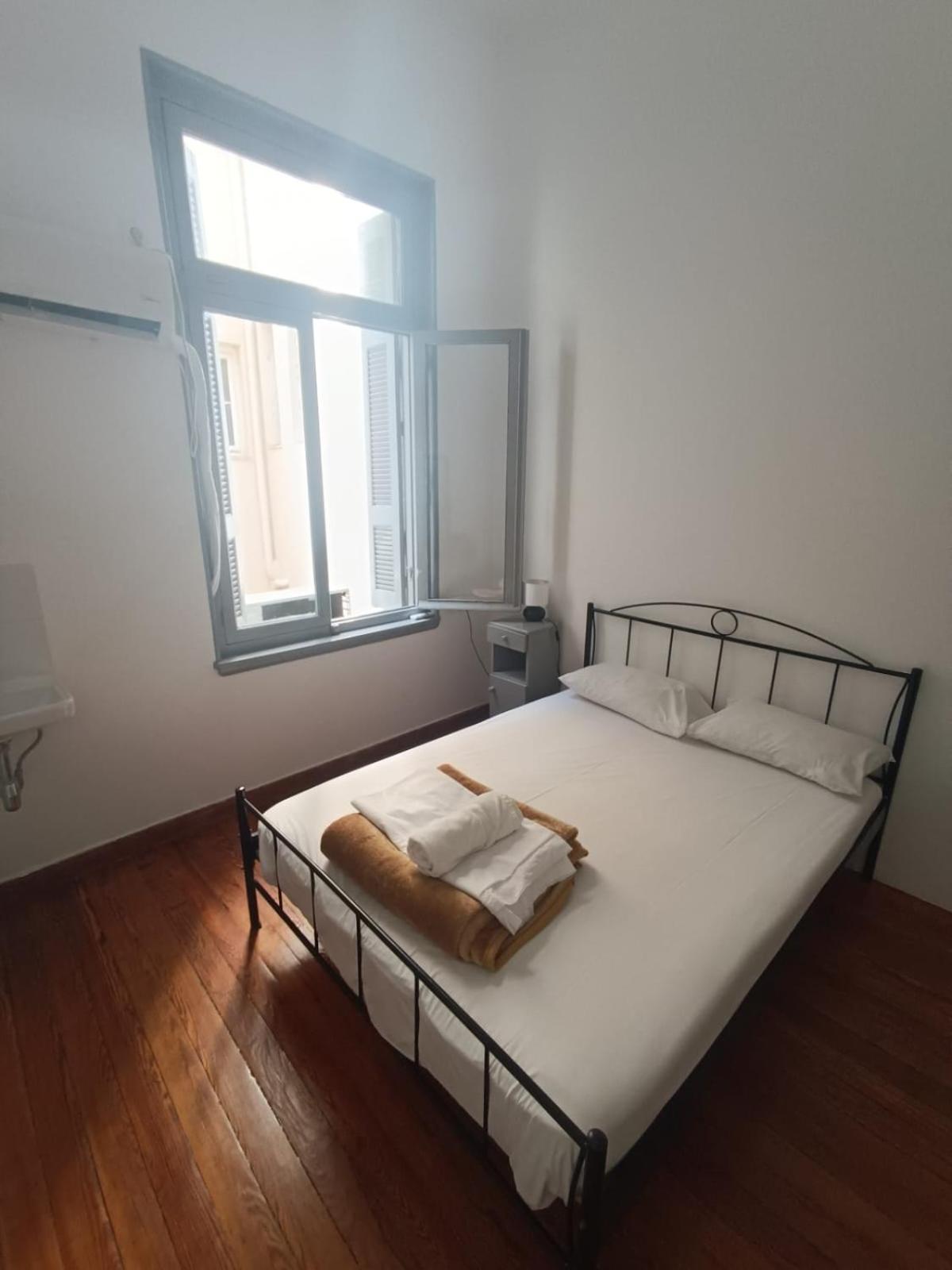 Dioskouros Hostel Афины Экстерьер фото