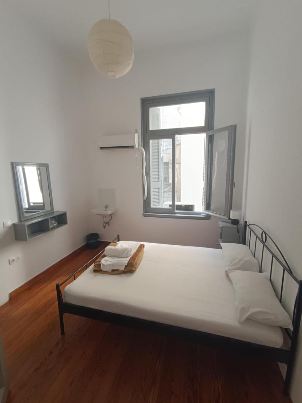 Dioskouros Hostel Афины Экстерьер фото