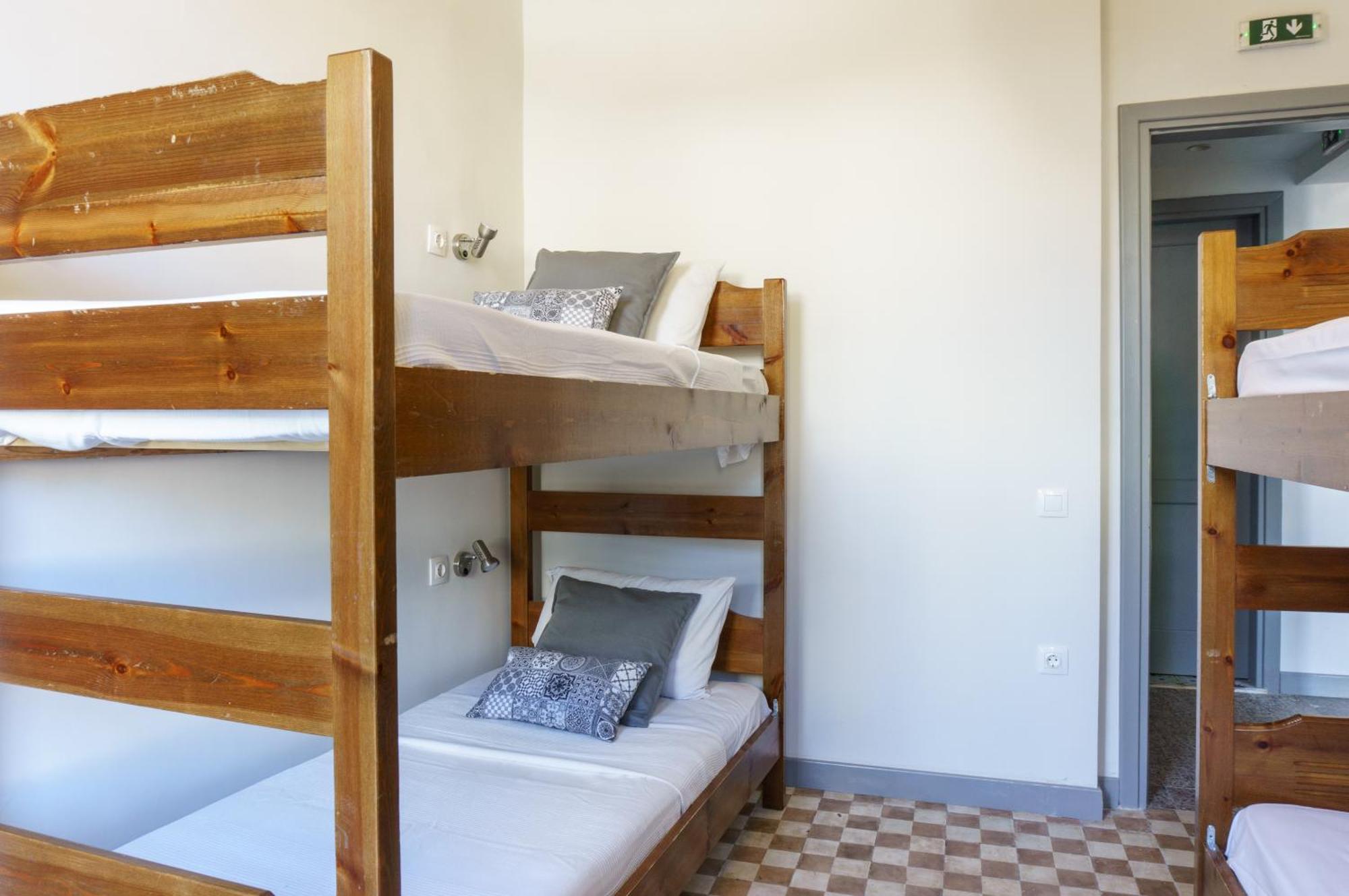Dioskouros Hostel Афины Экстерьер фото